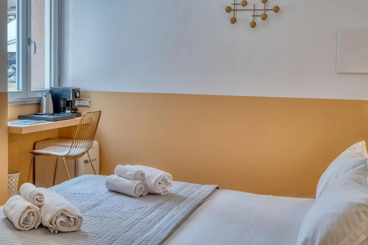 Guest house Izzhome Corso76 Cagliari Italy