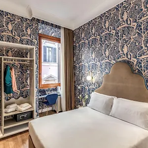 townhouse-condotti-29.it-romehotels.com/